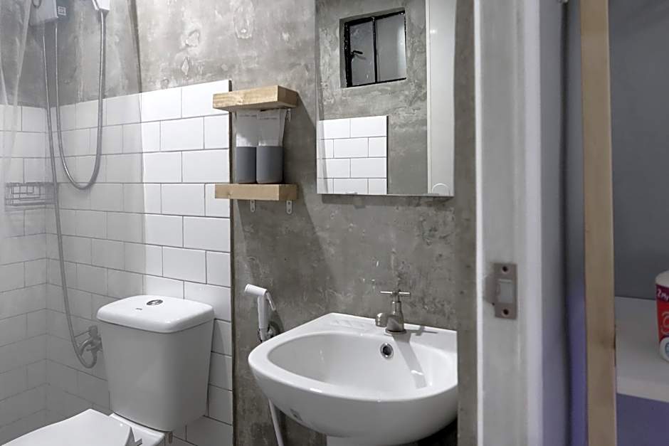 Dragonfly Transient House