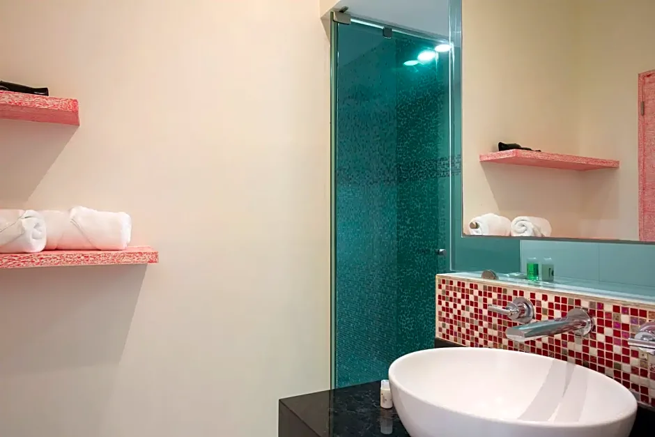Casa Kaoba Hotel & Suites