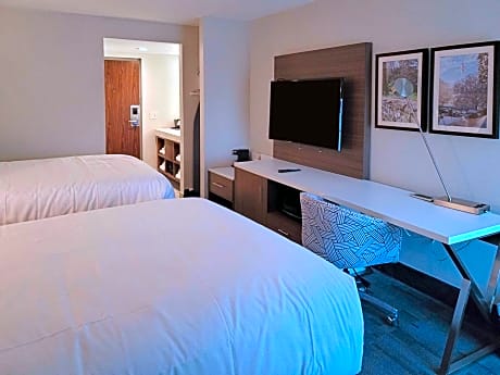 Suite Two Queen Beds