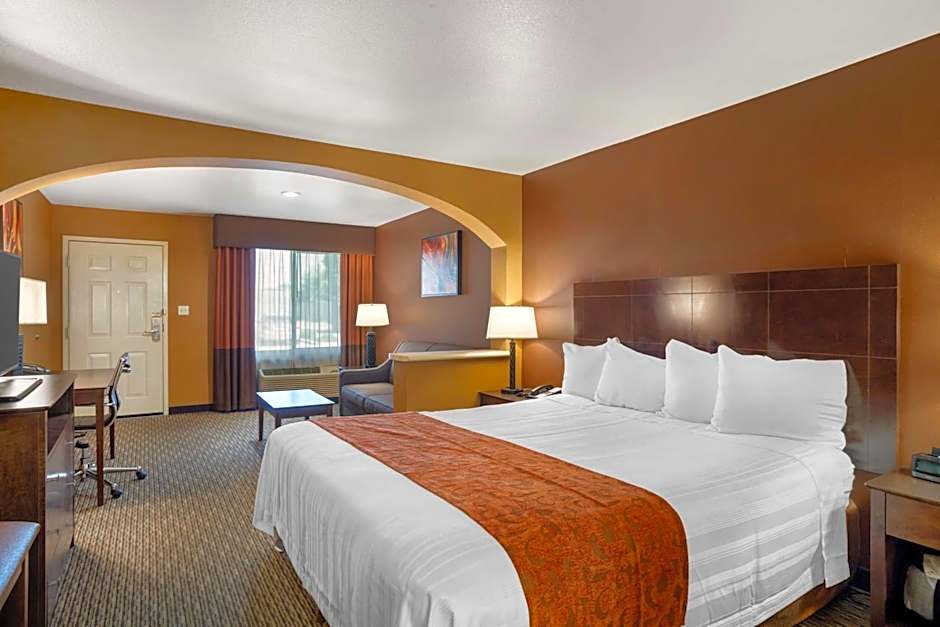 Photo 1 of 5 of 1 King Bed Suite