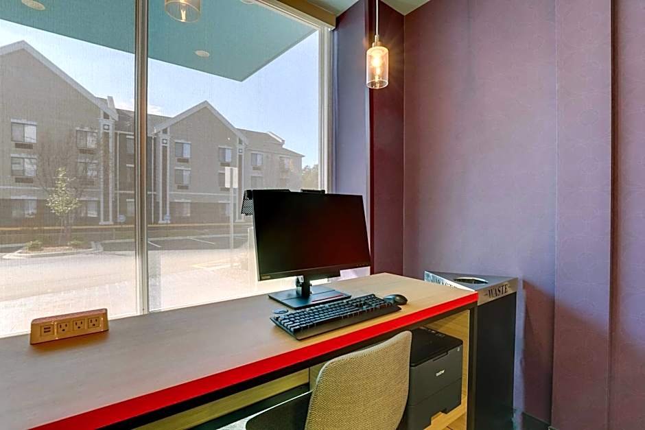 Tru by Hilton Smithfield I-95