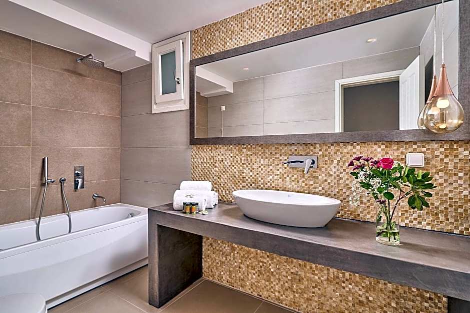 Arte And Mare Luxury Suites And Spa Hotel