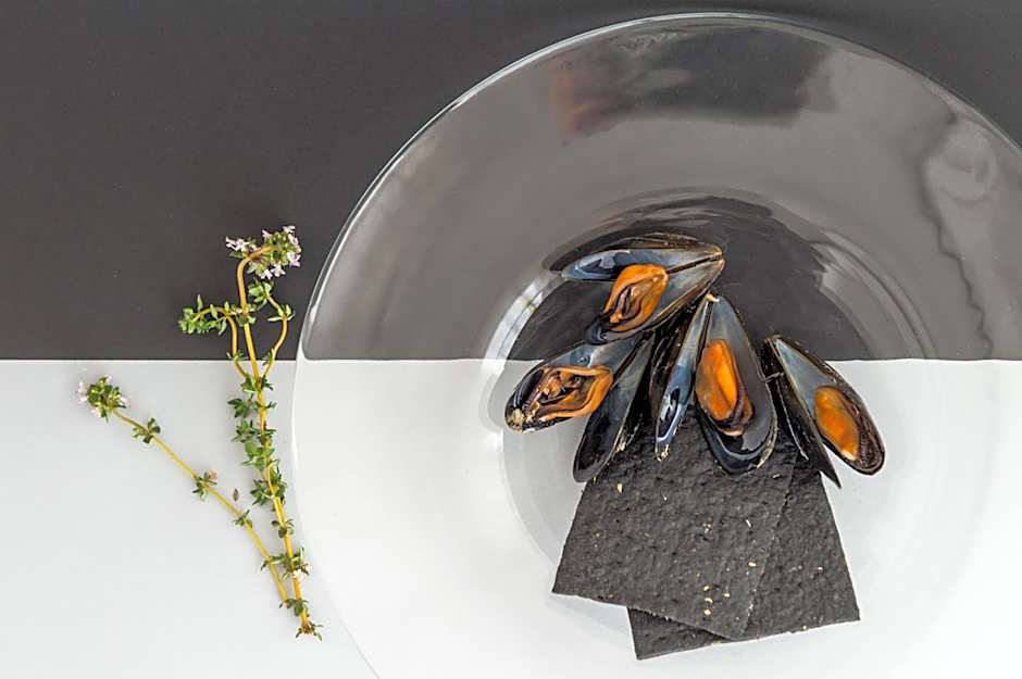 Kiss Beachfront Hotel & Restaurant