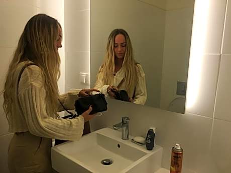 Single Bed in Mixed Dormitory Room