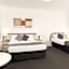Adelaide Riviera Hotel