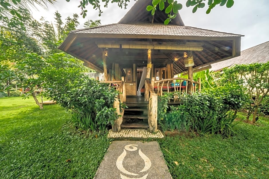 Flower Bud Bungalow Balangan