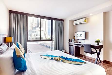 Deluxe Double or Twin Room