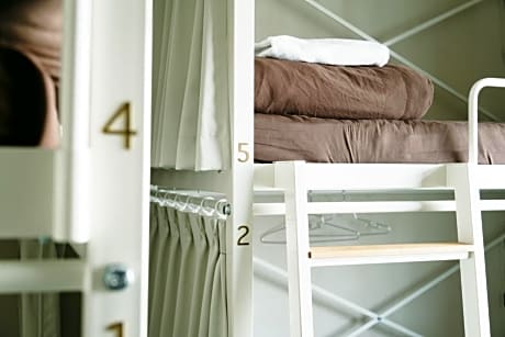 Bed in 8-Bed Mixed Dormitory Room