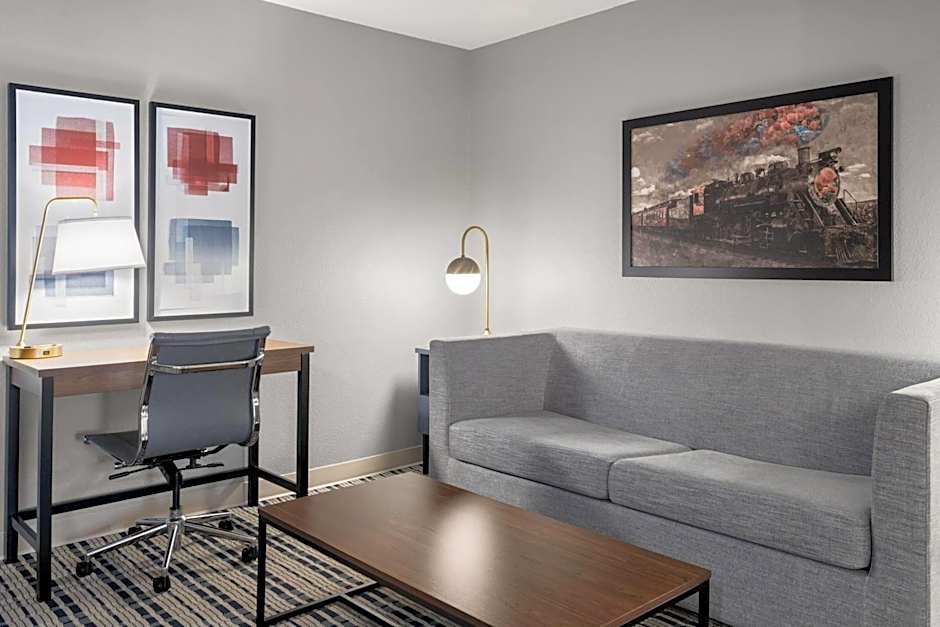 AmericInn by Wyndham Grand Forks