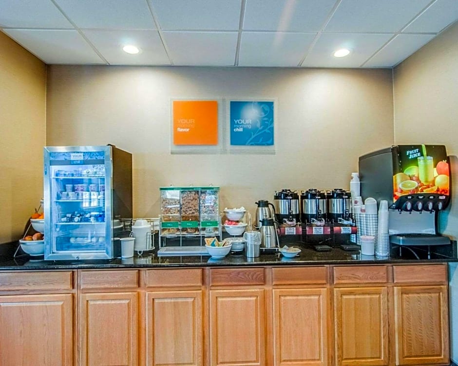 Comfort Inn & Suites Raphine - Lexington near I-81 and I-64