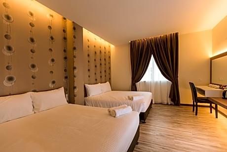 Deluxe Family Room