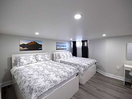 Deluxe Queen Room