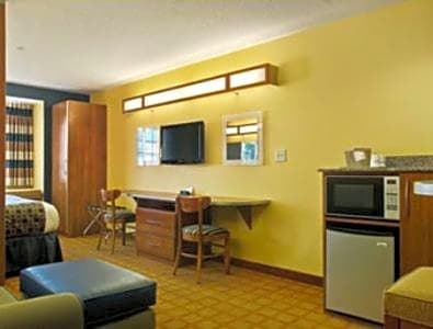 Microtel Inn & Suites
