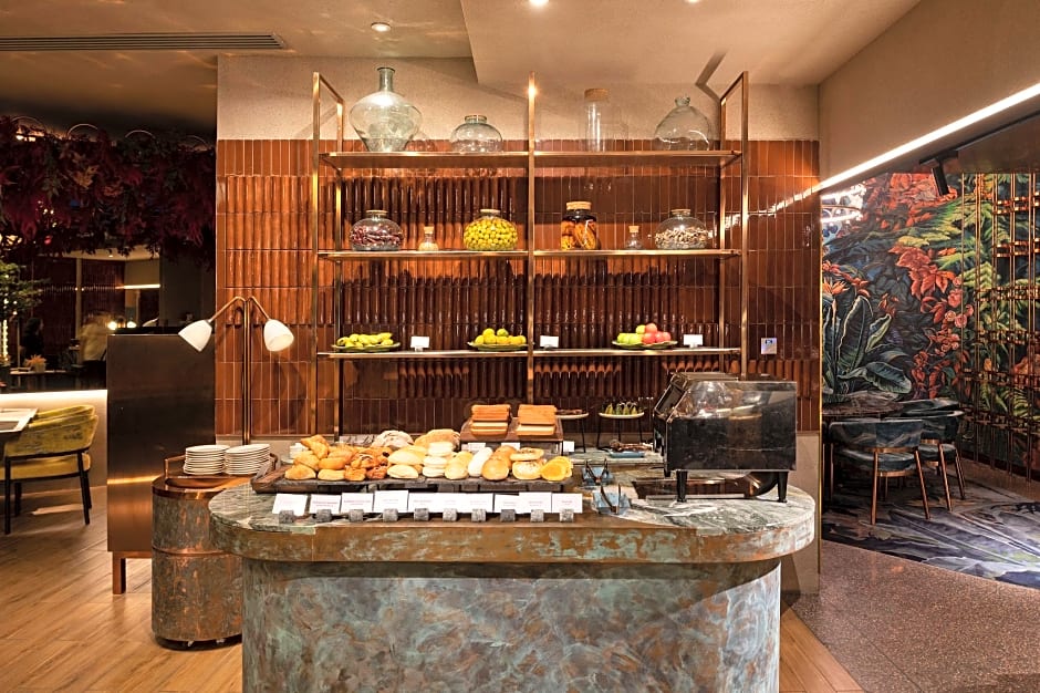 Valia Bangkok Sukhumvit 24 by Kingston Hotels