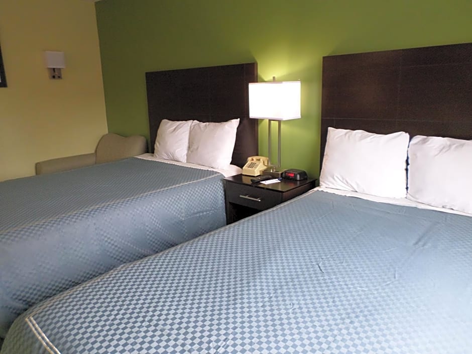 Travelodge by Wyndham Cleveland Lakewood