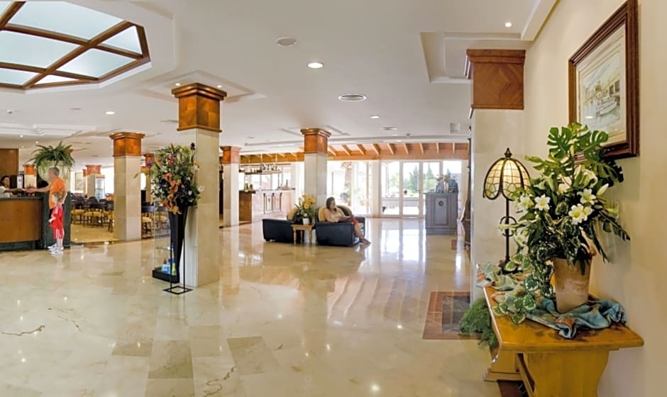 Caprice Isabel Aparthotel