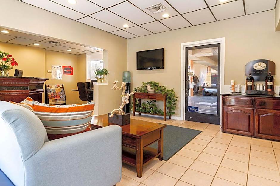Rodeway Inn Auburn- Foresthill