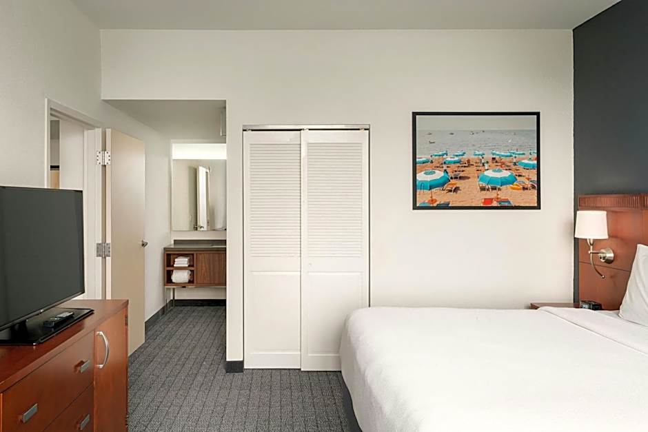 Courtyard by Marriott St. Petersburg Downtown