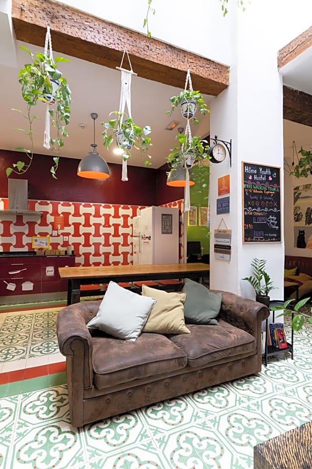 Home Youth Hostel by Feetup Hostels