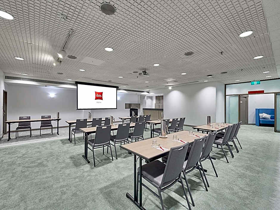 Ibis Perth