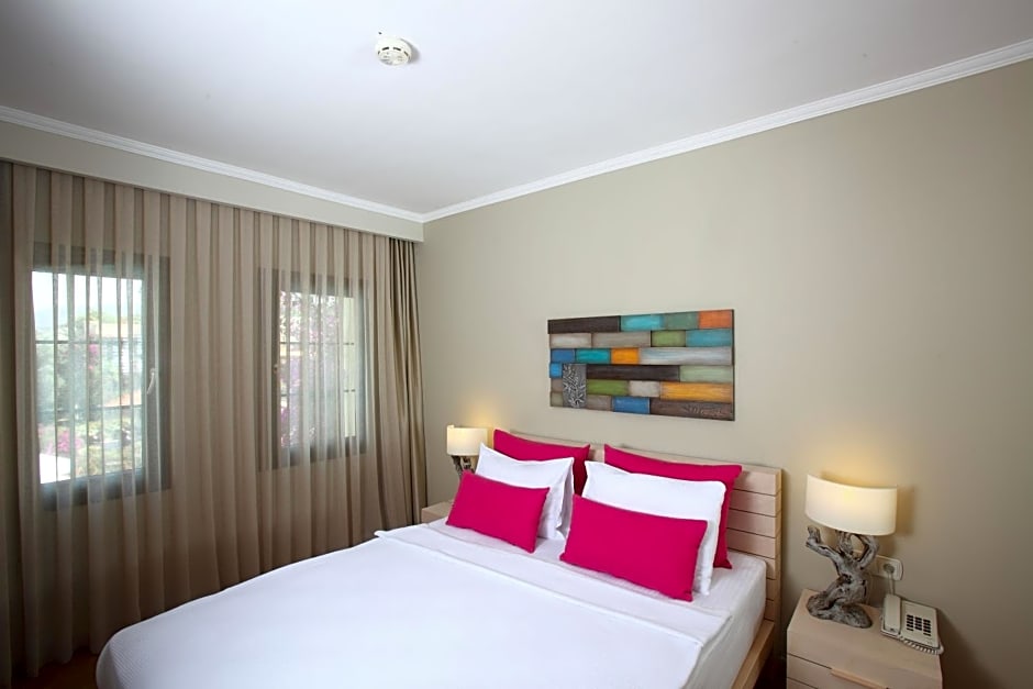 Zeytinada Hotel