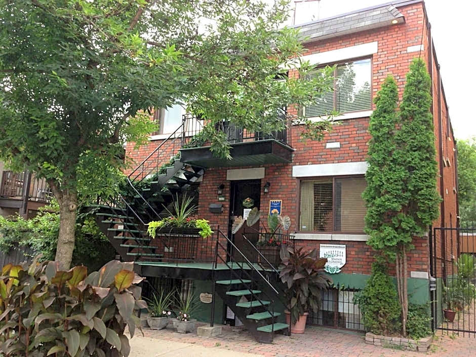 Maison Des Jardins B & B