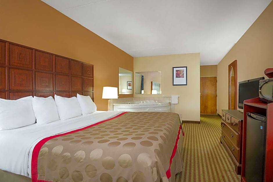 Ramada by Wyndham Columbus Polaris