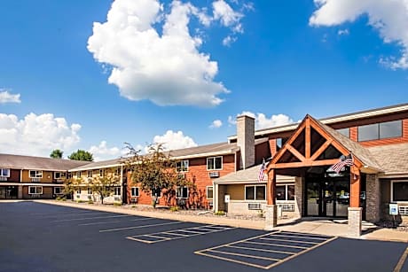 AmericInn by Wyndham Menomonie