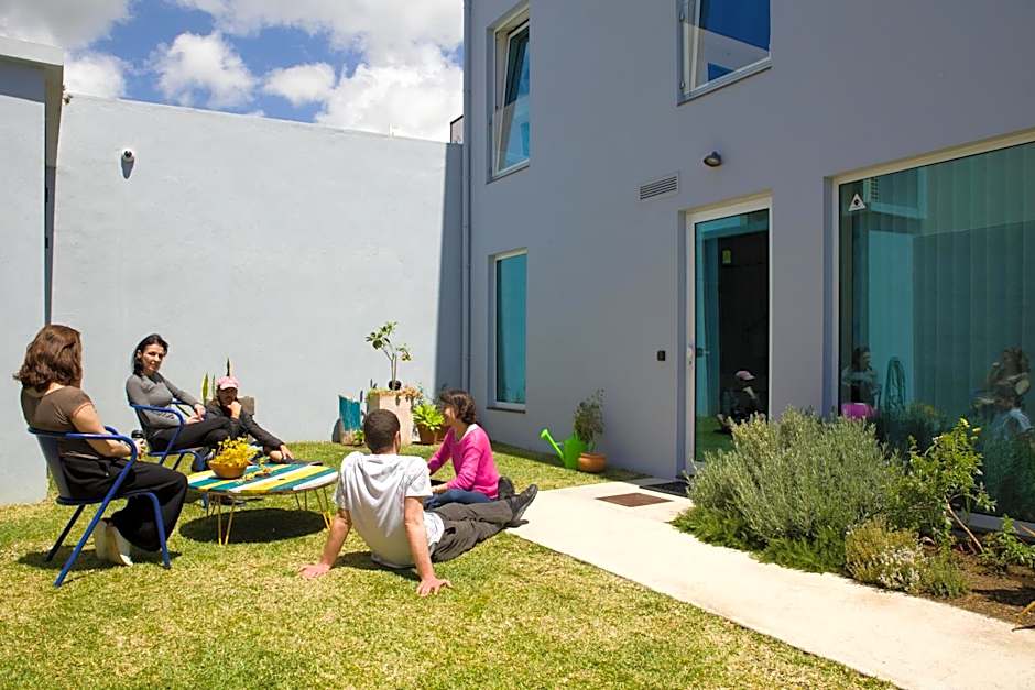 THE HOLY COW - Hostel & Suites