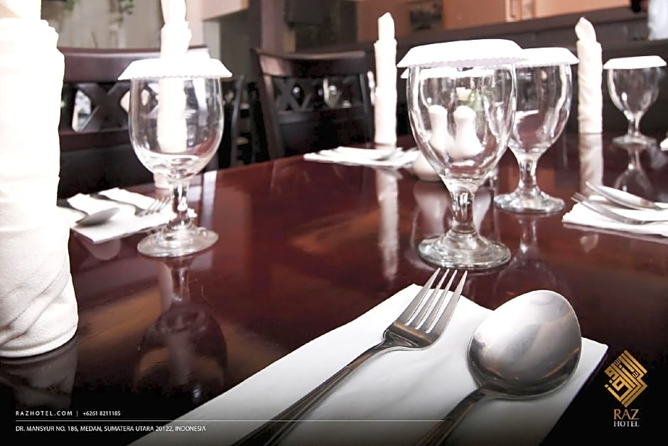 Raz Hotel And Convention