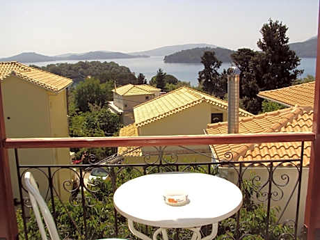 Triple Room with Sea View