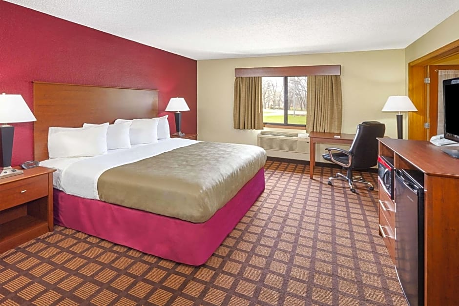 AmericInn by Wyndham Burlington