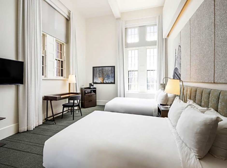 The Richardson Hotel