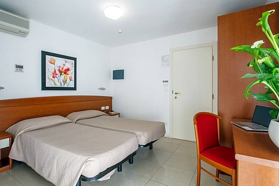 Hotel Ada