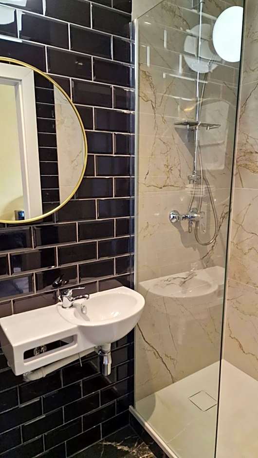 SLEEPWELL NOWY ŚWIAT - entrance from Ordynacka 14St, through the courtyard