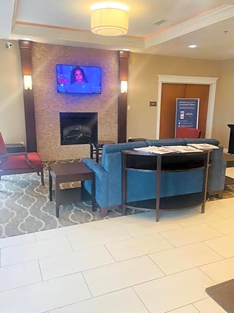 Comfort Inn Hebron-Lowell Area