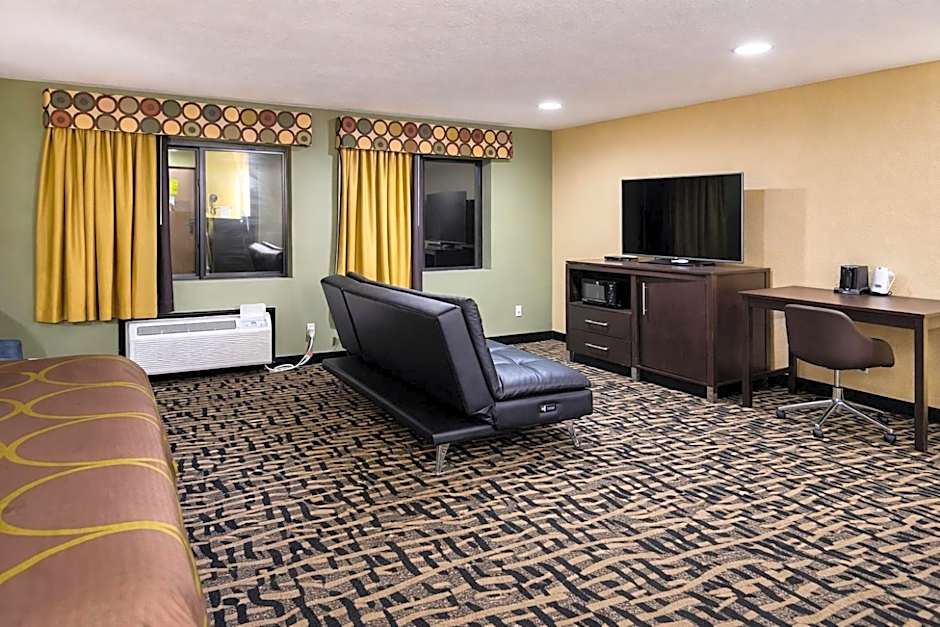 Super 8 by Wyndham Pasadena