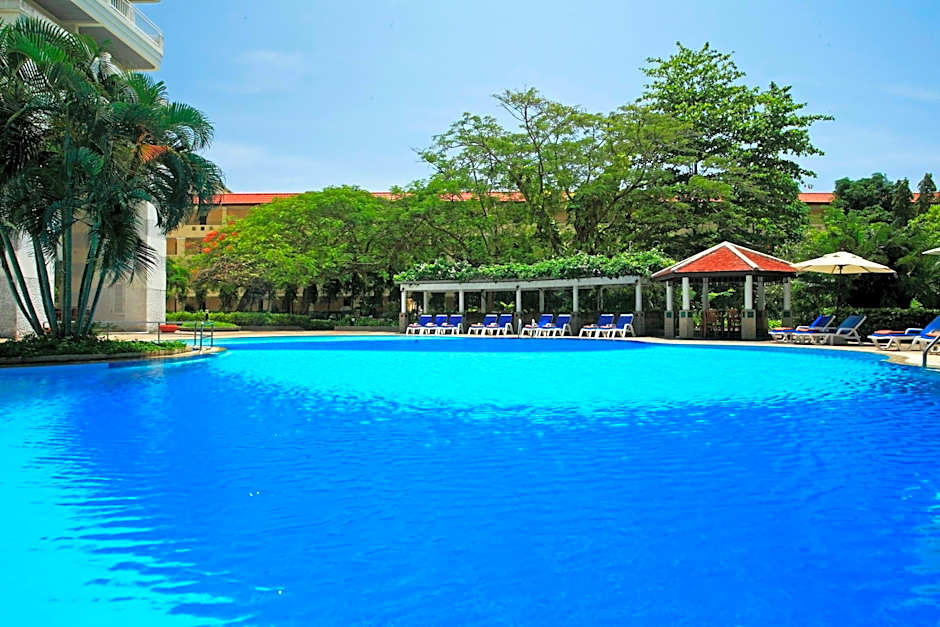 Waterfront Suites Phuket By Centara