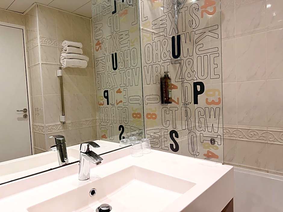 Ibis Styles Paris Tolbiac Bibliotheque