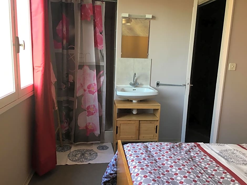 AUX PORTES D'AUBRAC studio 2 personnes