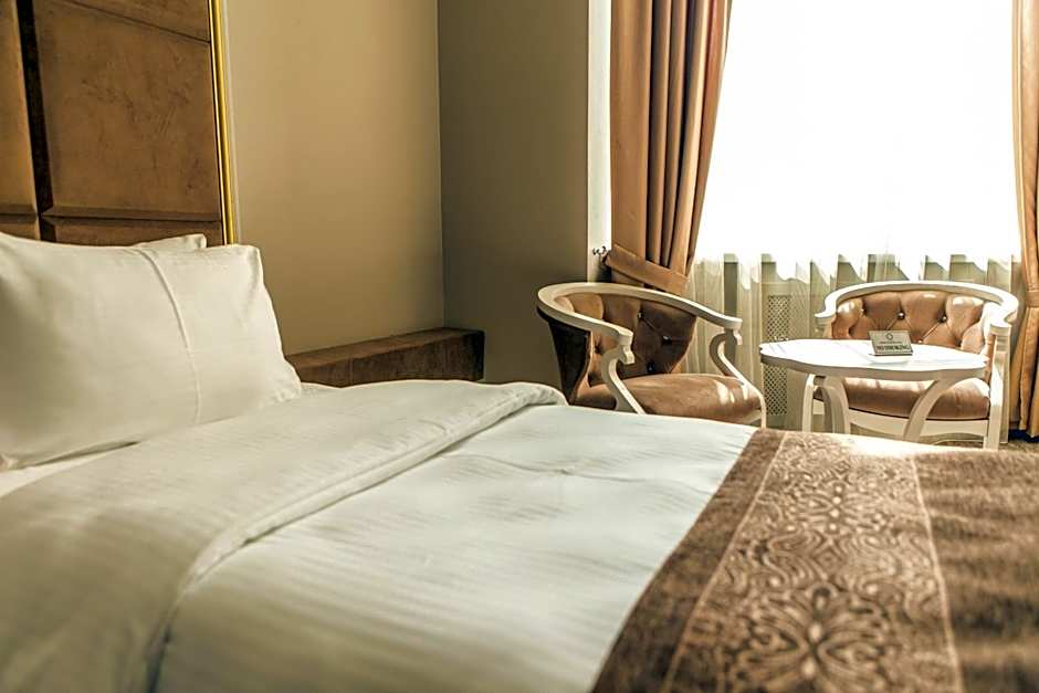 Grand Sapphire Hotel