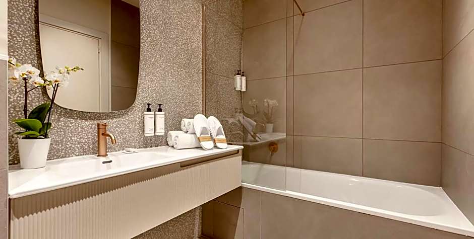 Suites FL By Sweett