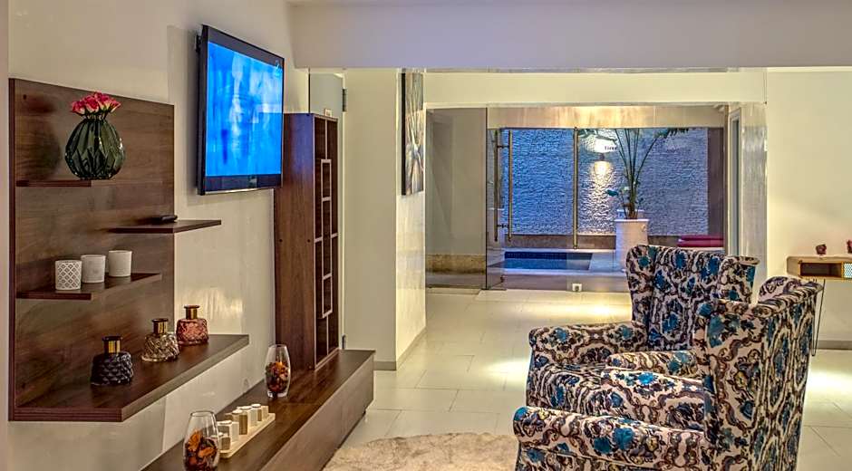 Yaad City Hotel