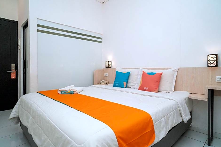 Sans Hotel FiFFa Premiere Malang