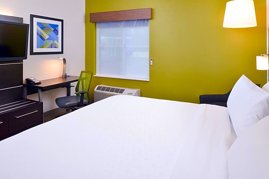 Holiday Inn Express Wixom By IHG