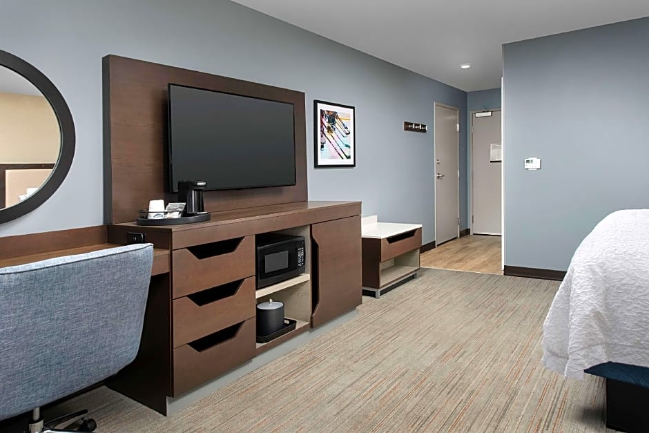 Photo 1 of 4 of 2 Queen Beds, Hearing/Mobility Accessible, Bathtub