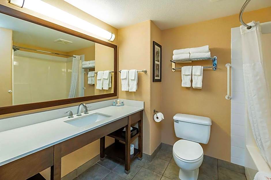 Comfort Inn & Suites