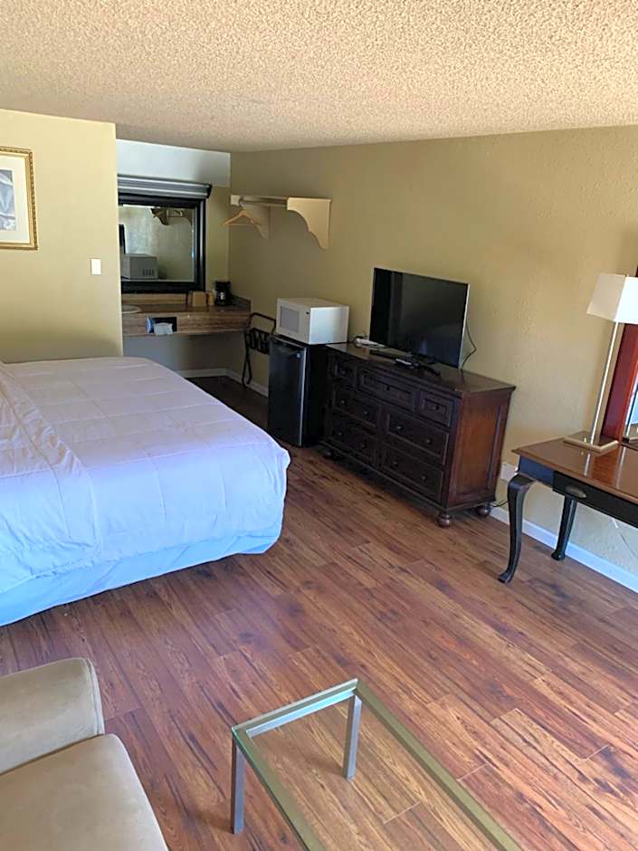 Smokey Point Motor Inn