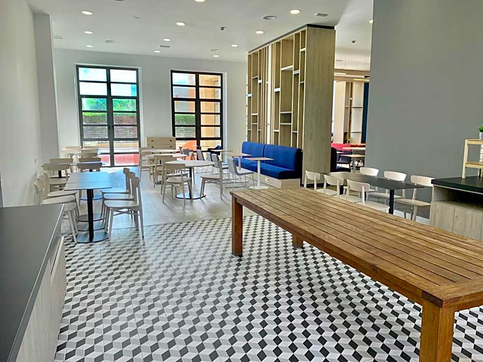 Holiday Inn Express Ciudad de las Ciencias By IHG