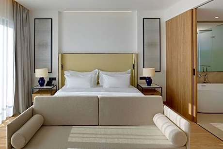 Deluxe Frontal Sea View